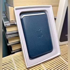 MagSafe Leather Wallet for Apple iPhone - Midnight (Navy Blue)